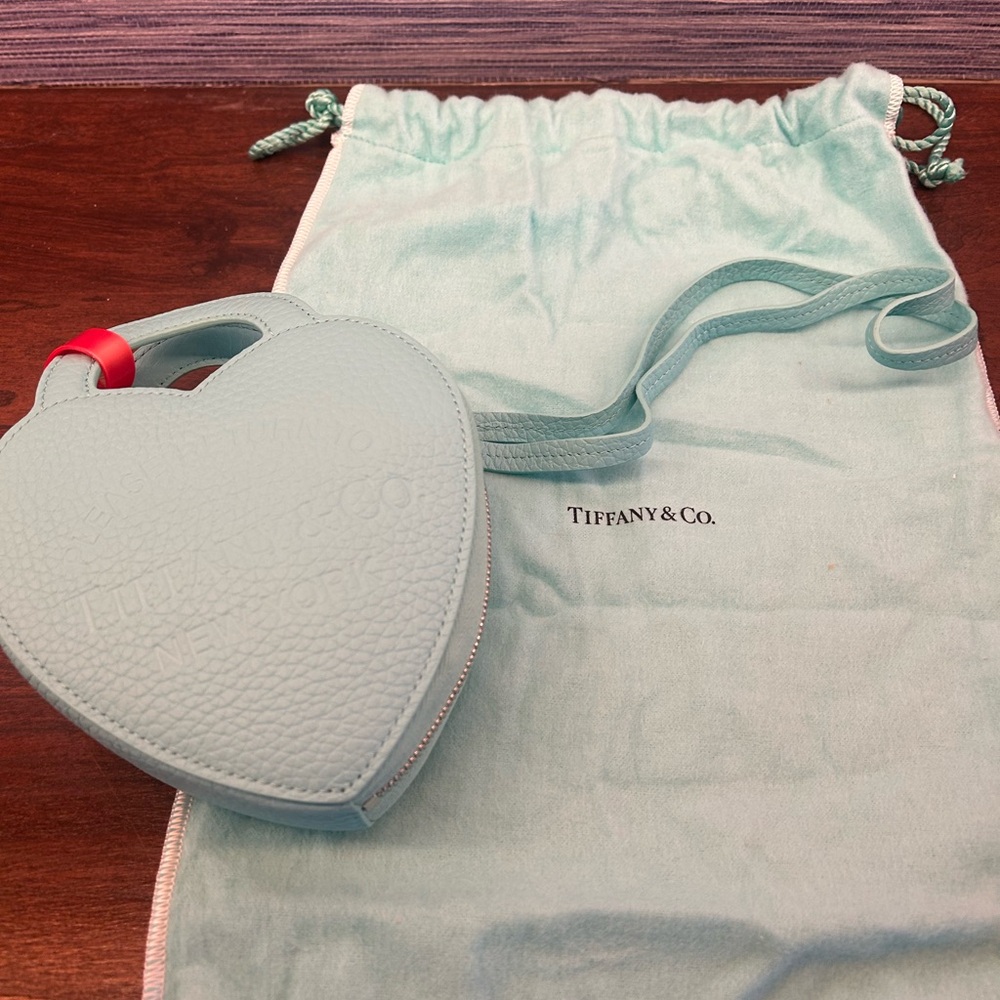 Tiffany & Co. Return to Tiffany Mini Heart coin Purse
Wristlet Blue Leather new